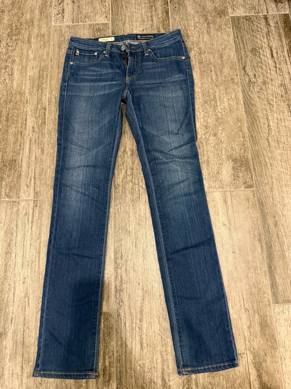 AG Adriano Goldschmied The Stevie Slim Straight Jeans - size 26R